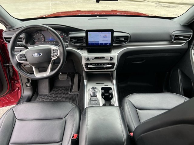 Used 2020 Ford Explorer XLT w/ Equipment Group 202A AWD/4WD image 21