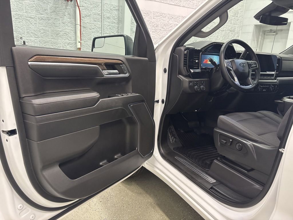 Used 2023 Chevrolet Silverado 1500 RST AWD/4WD image 14