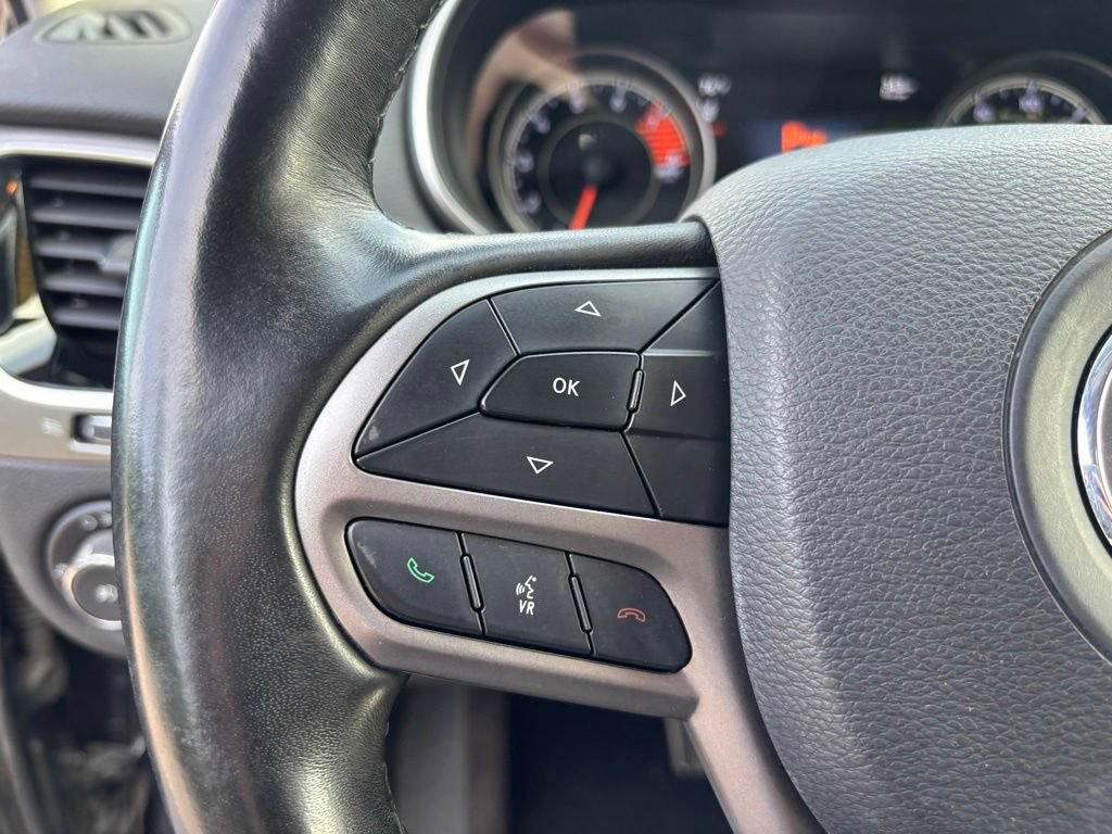 Used 2019 Jeep Cherokee Limited w/ Technology Group AWD/4WD image 26