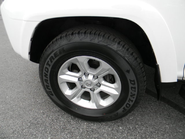 Used 2023 Toyota 4Runner SR5 Premium w/ Moonroof Package AWD/4WD image 9