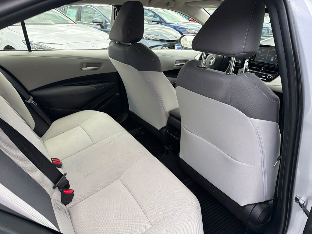 Used 2021 Toyota Corolla LE FWD image 12