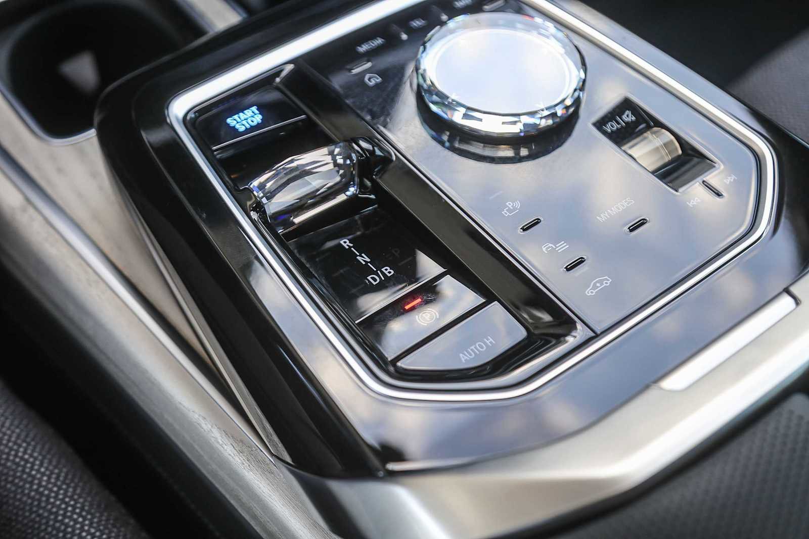 Used 2025 BMW i7 M70 image 16