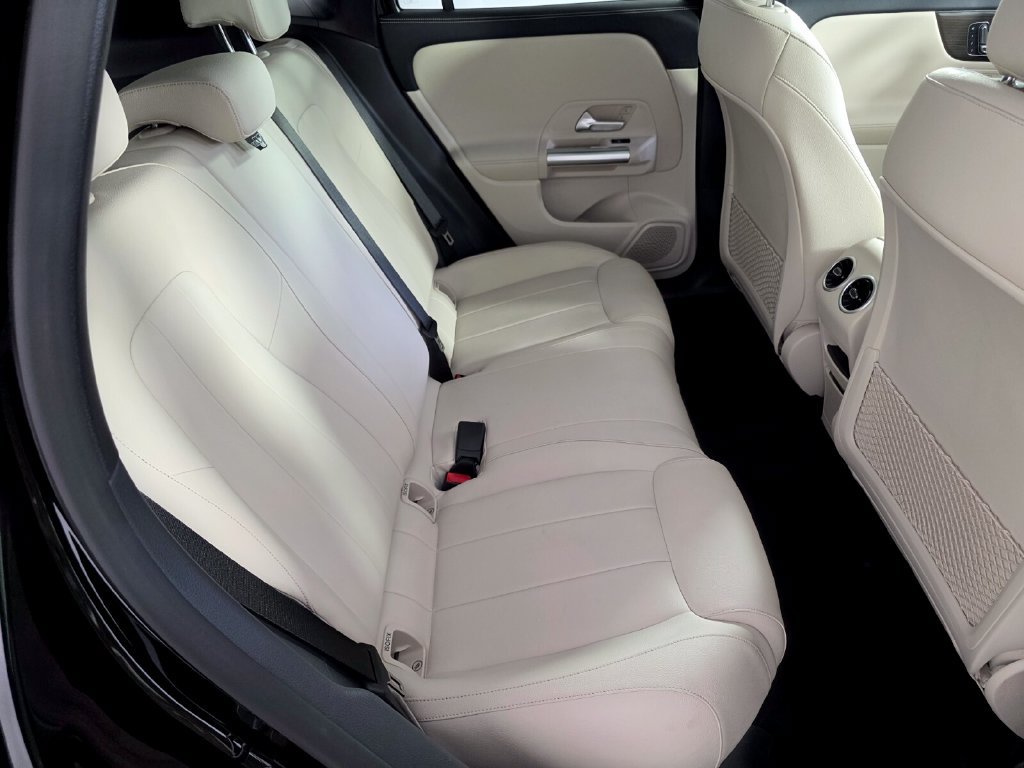 Certified 2025 Mercedes-Benz GLA 250 image 25