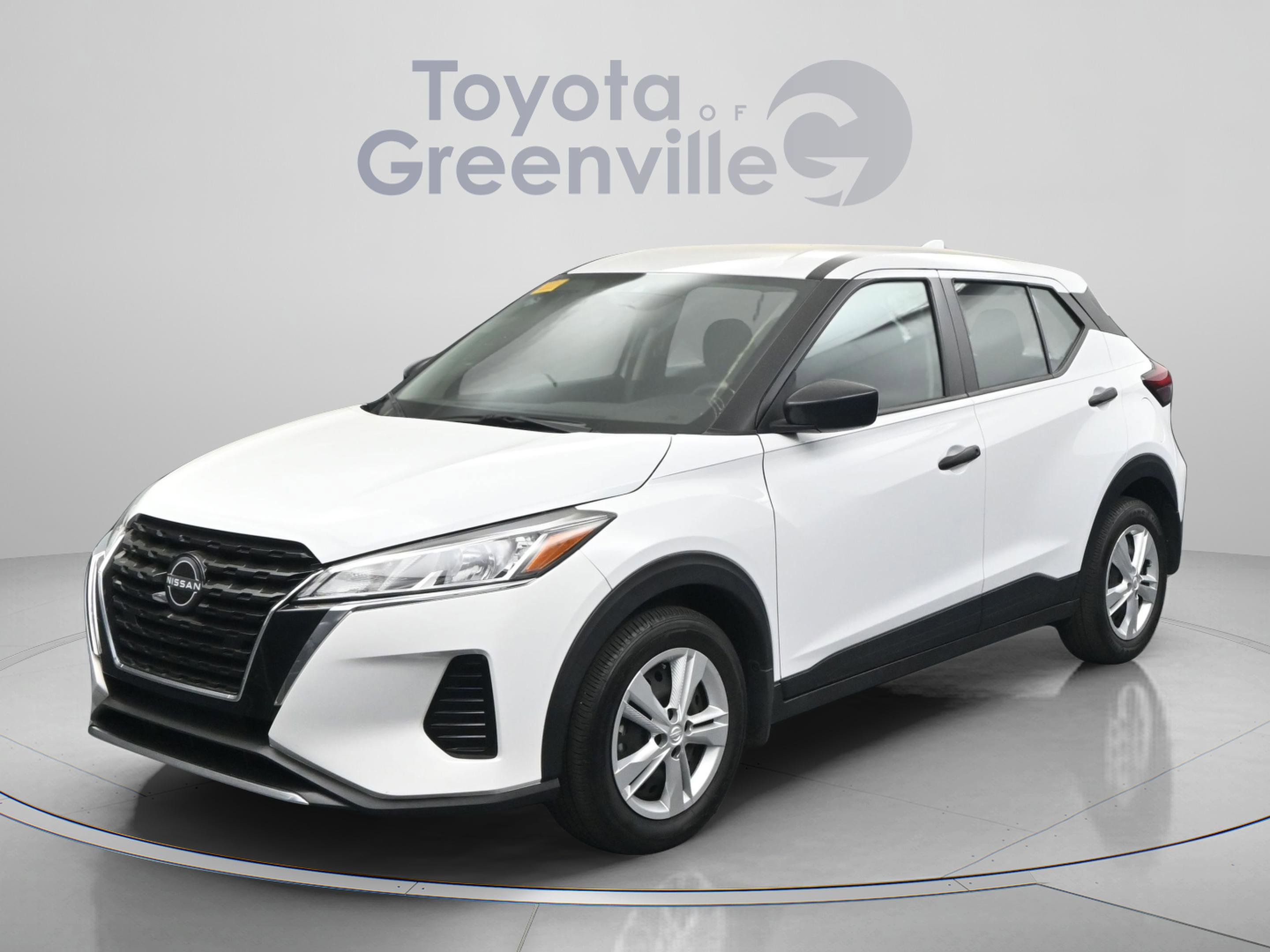 Used 2025 Nissan Kicks Play S image 1