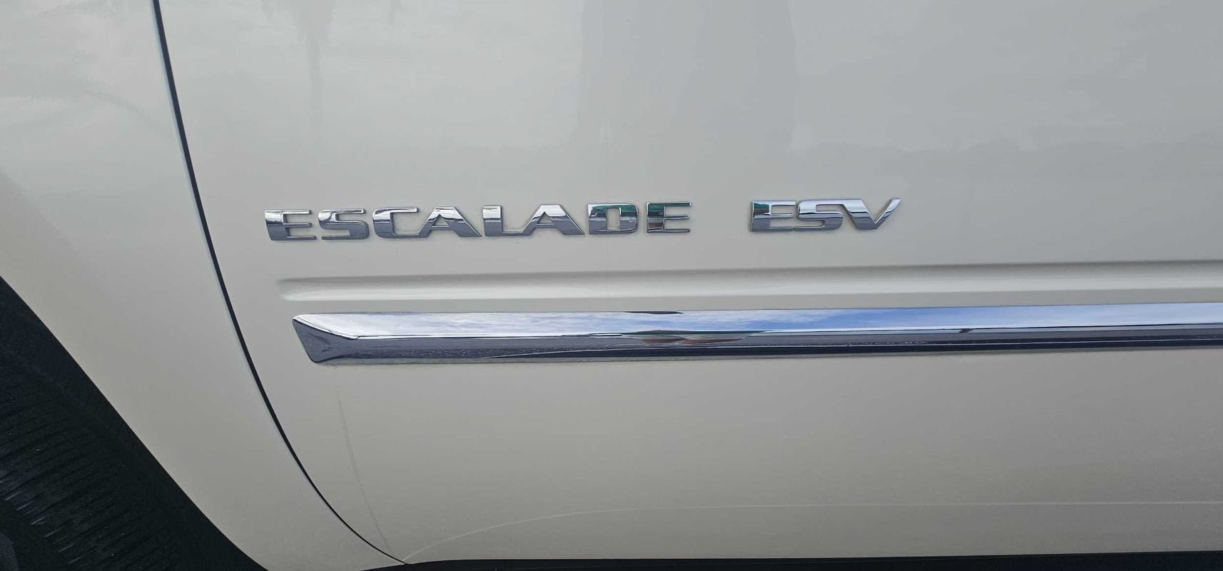 Used 2013 Cadillac Escalade ESV Luxury AWD/4WD image 13