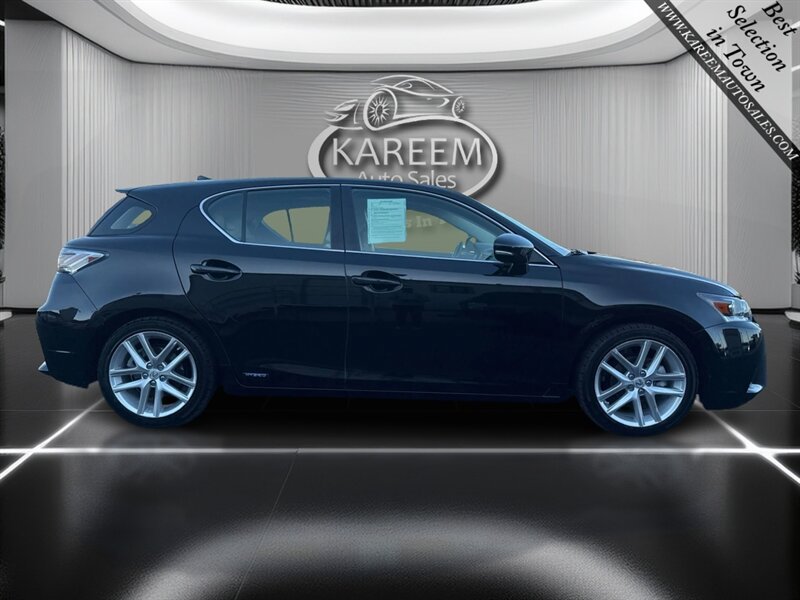 Used 2016 Lexus CT 200h w/ Navigation Package FWD image 4