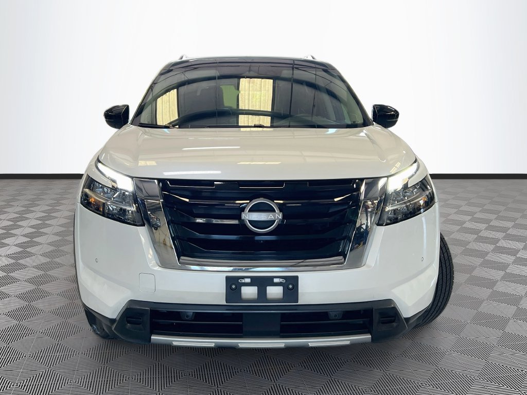 Used 2024 Nissan Pathfinder SL w/ SL Premium Package FWD image 2