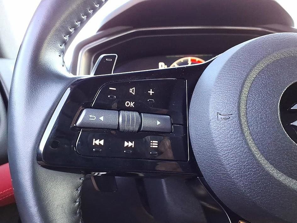 Used 2024 Nissan Z Performance w/ Floor Mat Package RWD image 32