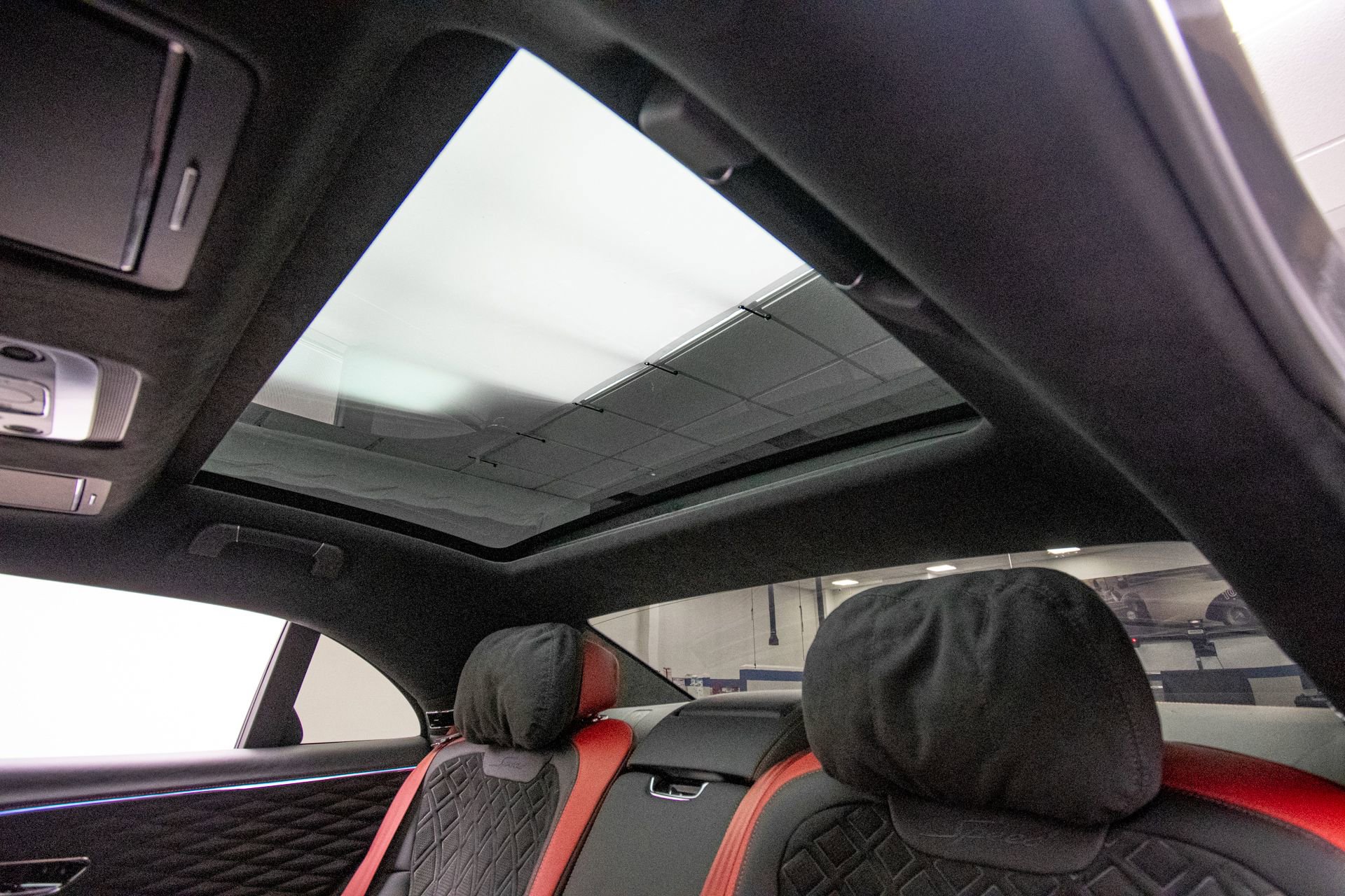 Used 2023 Bentley Flying Spur W12 image 28