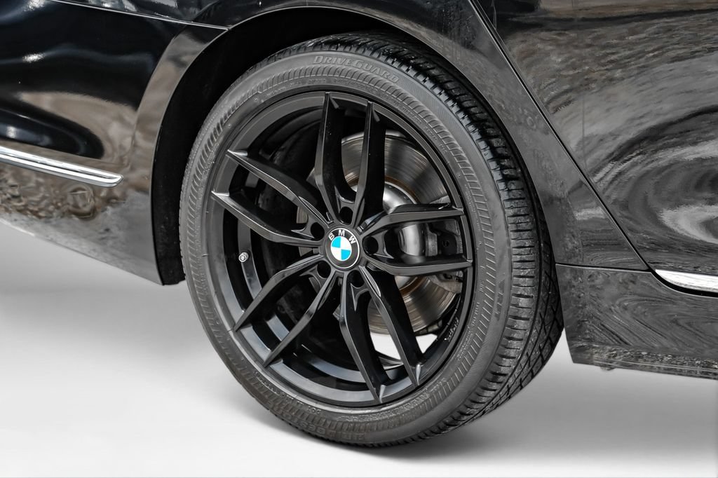 Used 2018 BMW 740i RWD image 48