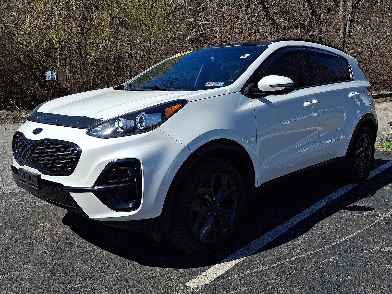 Used 2022 Kia Sportage Nightfall Edition image 3