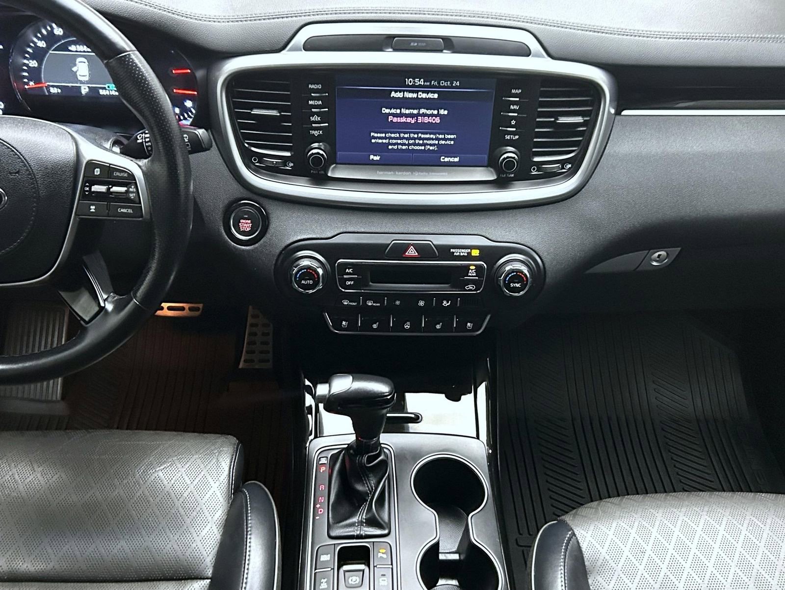 Used 2019 Kia Sorento SX image 13