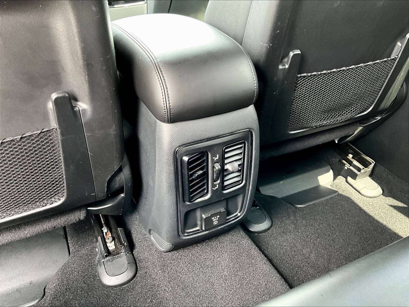 Used 2020 Jeep Grand Cherokee Altitude AWD/4WD image 12