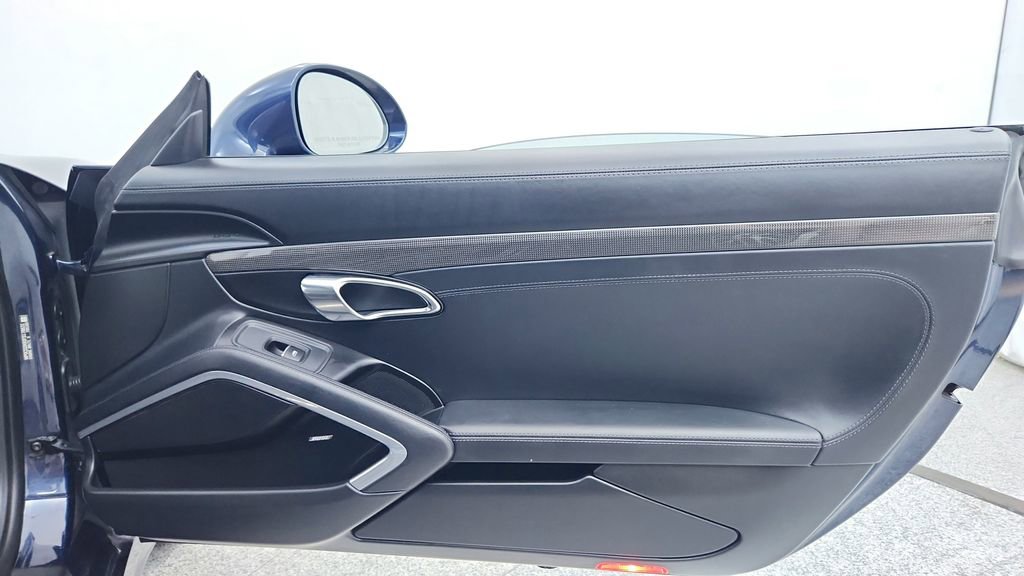 Used 2015 Porsche 911 Turbo S image 32