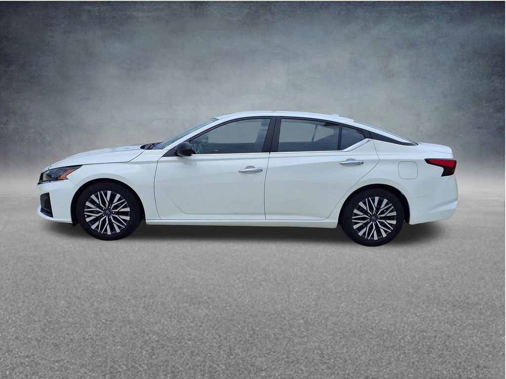 Used 2025 Nissan Altima 2.5 SV FWD image 5