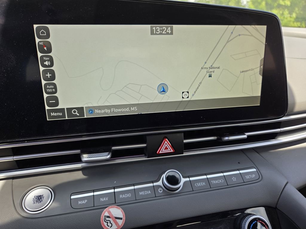 Used 2024 Hyundai Elantra SEL FWD image 9