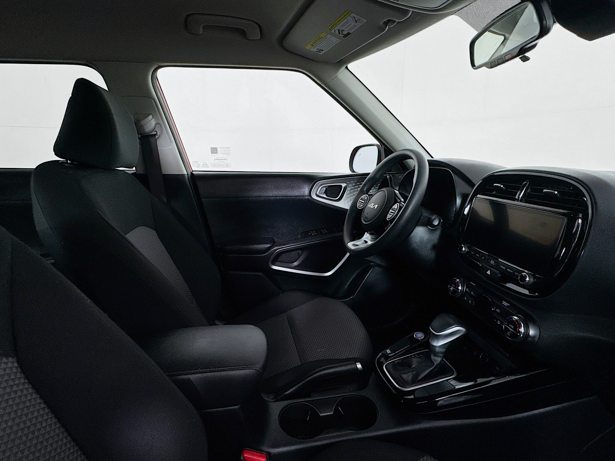 Used 2025 Kia Soul S FWD image 27