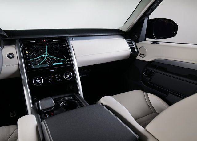 New 2026 Land Rover Discovery Dynamic SE AWD/4WD image 17