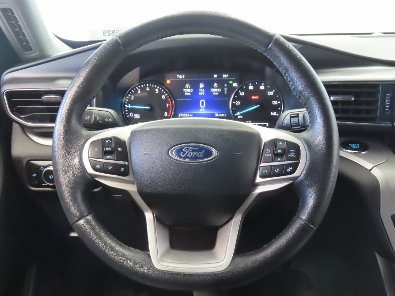 Used 2023 Ford Explorer XLT w/ Equipment Group 202A RWD image 10