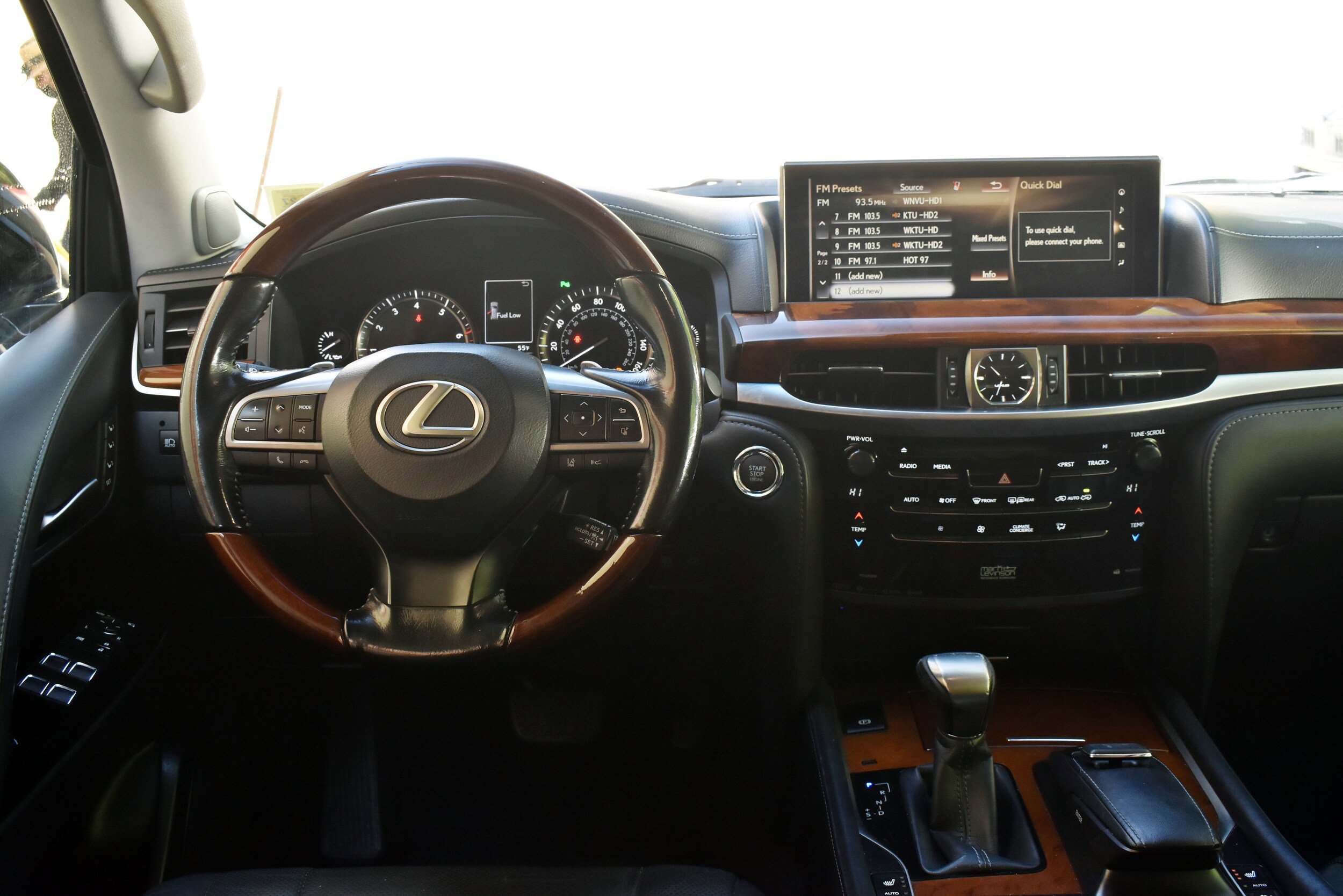 Used 2018 Lexus LX 570 4WD w/ Luxury Package image 31