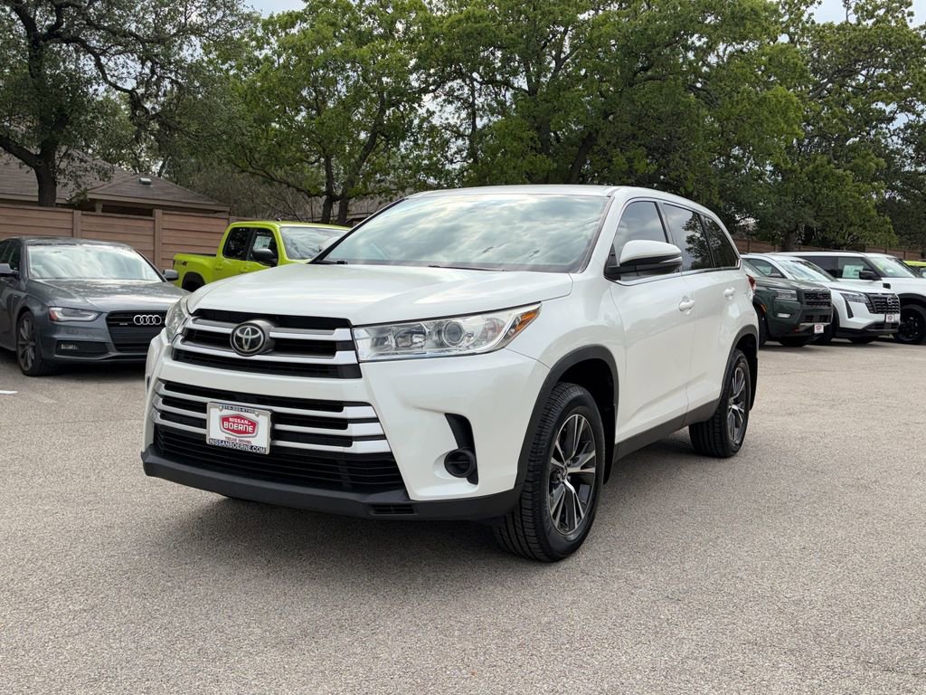 Used 2019 Toyota Highlander LE FWD image 7