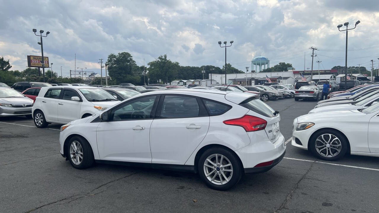Used 2017 Ford Focus SE image 10
