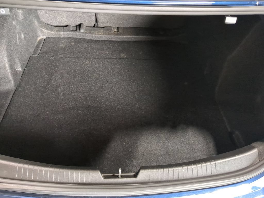 Used 2020 Chevrolet Malibu LT FWD image 36
