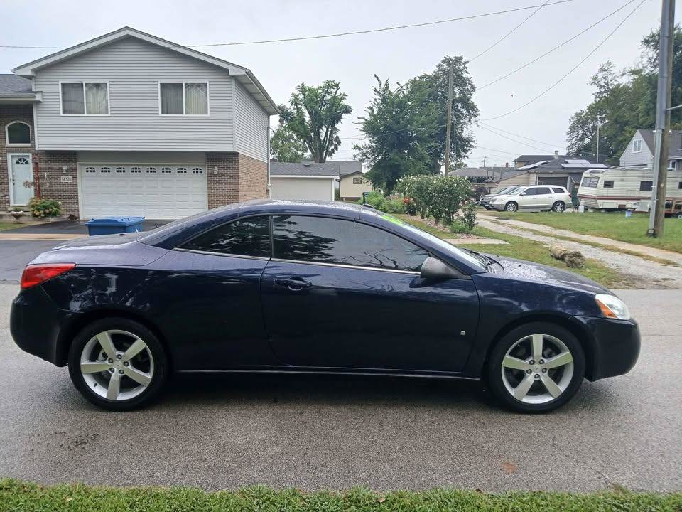 Used 2008 Pontiac G6 GT w/ Premium Package FWD image 10