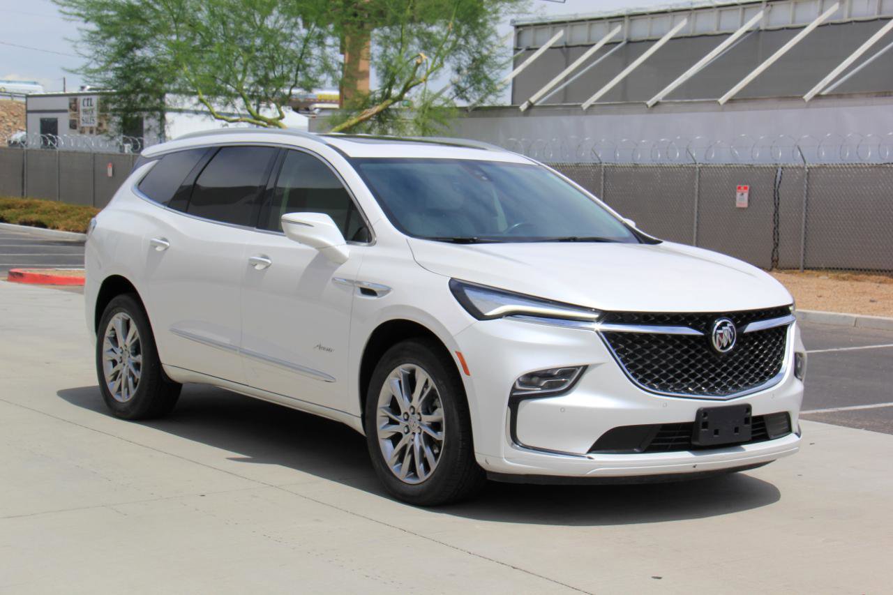 Used 2023 Buick Enclave Avenir w/ Avenir Technology Package FWD image 3