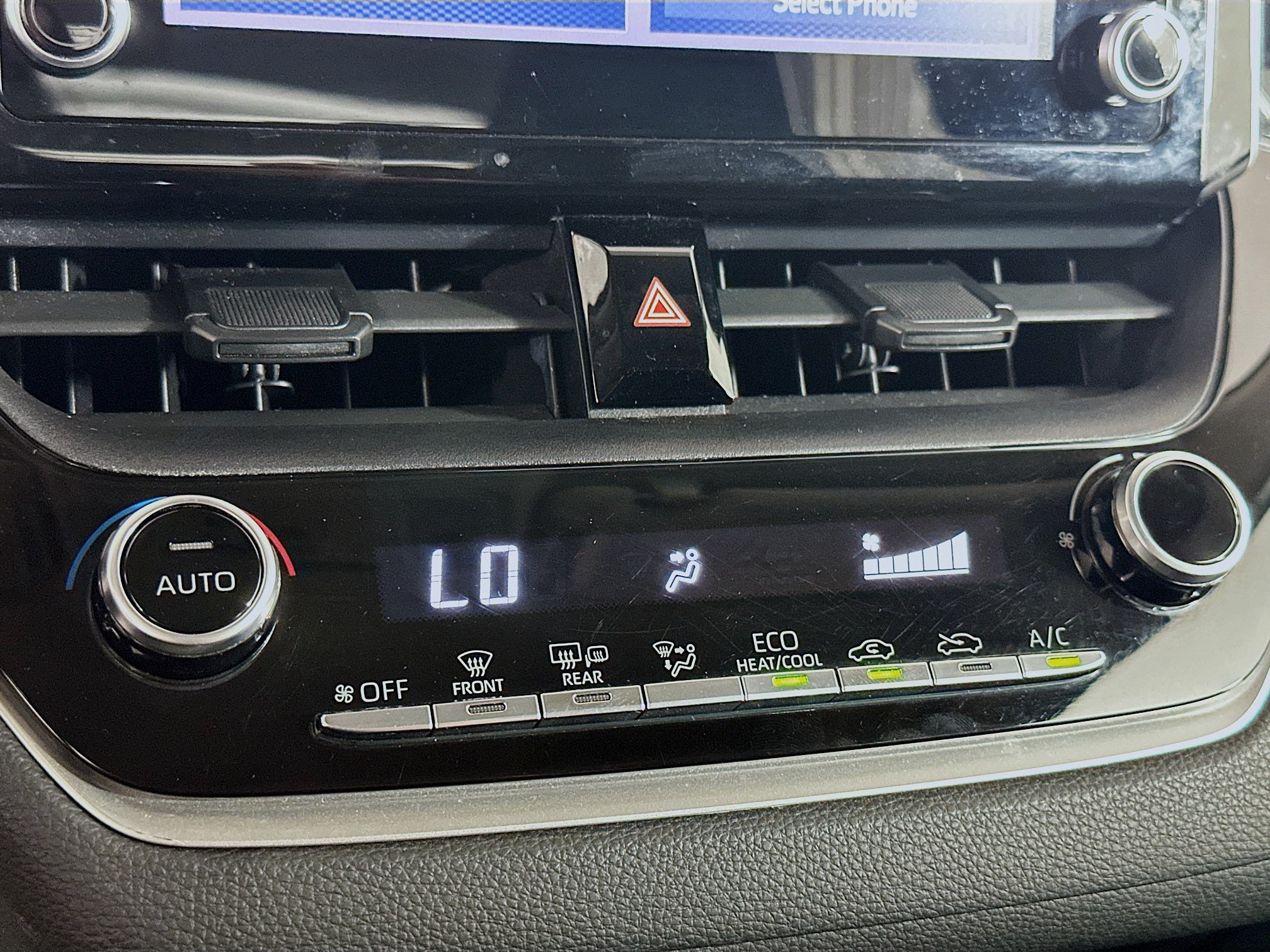 Used 2020 Toyota Corolla LE FWD image 23
