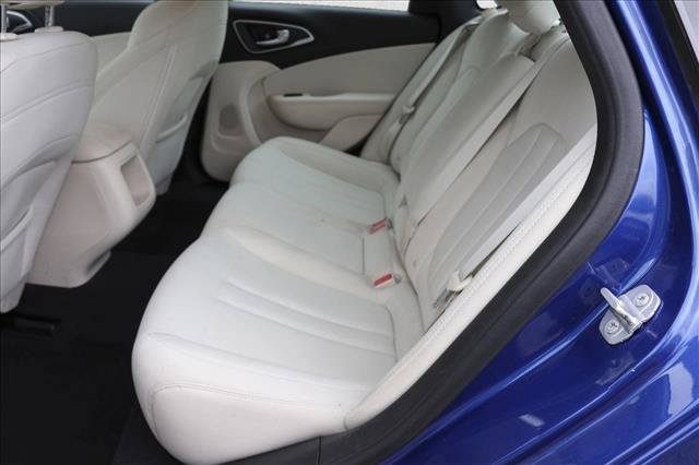 Used 2015 Chrysler 200 Limited FWD image 21