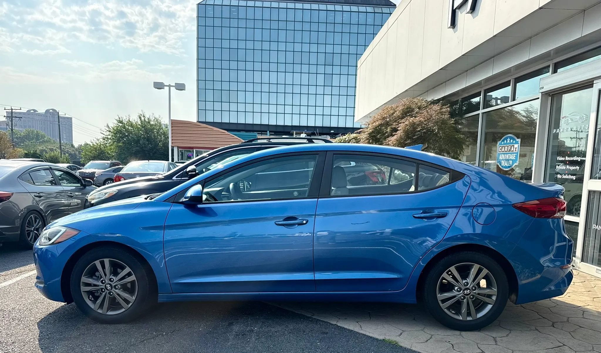 Used 2017 Hyundai Elantra SE FWD image 4