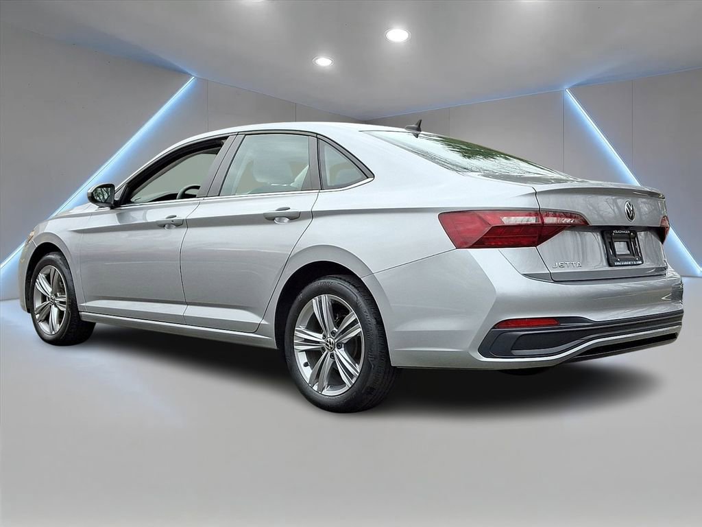 Certified 2022 Volkswagen Jetta SE w/ Panoramic Sunroof Package FWD image 7