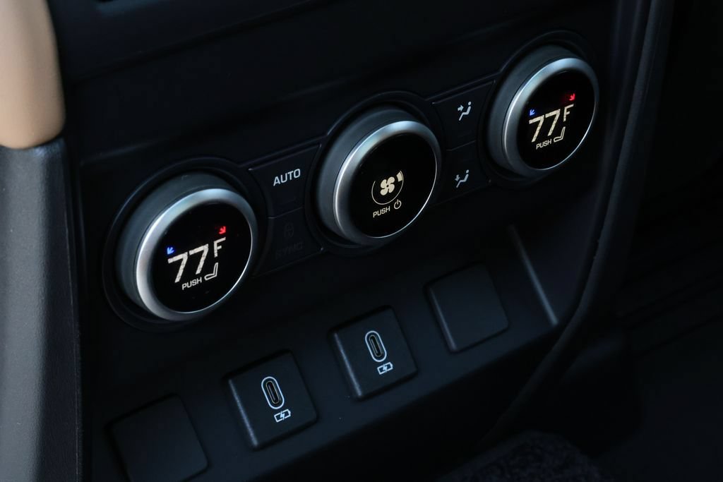 New 2026 Land Rover Defender 130 X-Dynamic SE AWD/4WD image 13