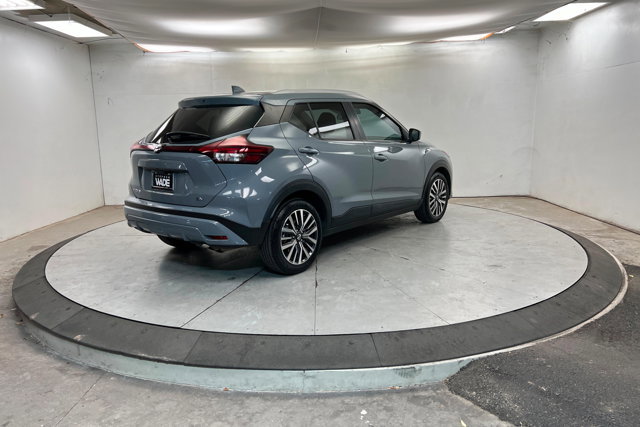 Used 2021 Nissan Kicks SV image 5