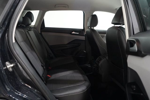 Used 2022 Volkswagen Taos SE image 36