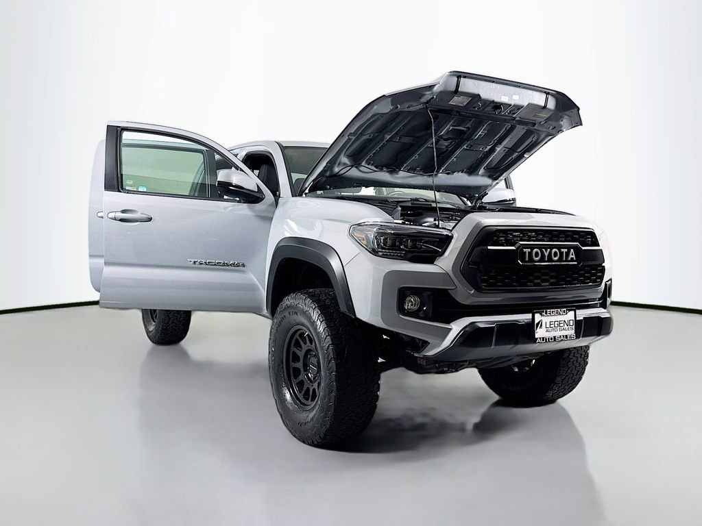 Used 2019 Toyota Tacoma TRD Off-Road w/ Technology Package AWD/4WD image 20