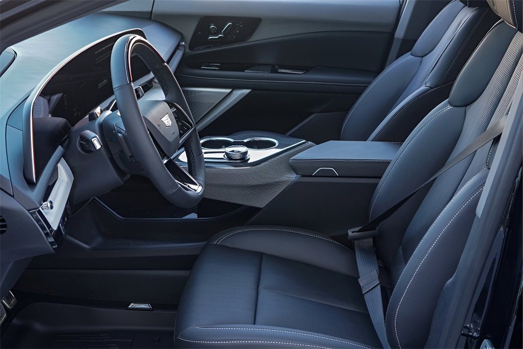 New 2026 Cadillac Optiq Sport 2 image 8