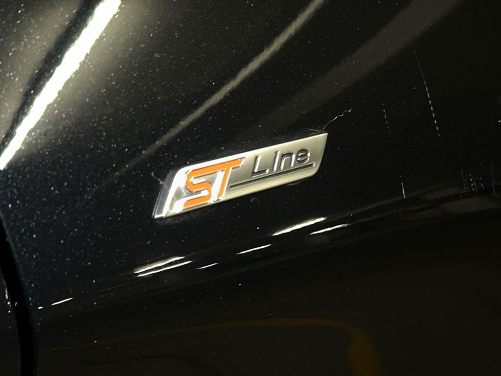 Used 2025 Ford Explorer ST-Line w/ Premium Package image 12