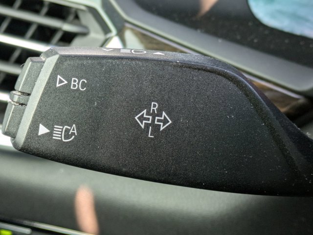 Used 2020 BMW X5 xDrive40i w/ Premium Package image 12