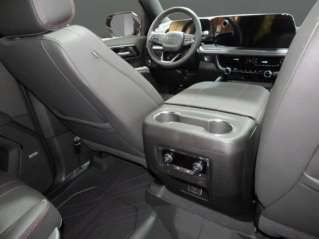 Used 2026 Chevrolet Suburban RST w/ Comfort Package AWD/4WD image 11