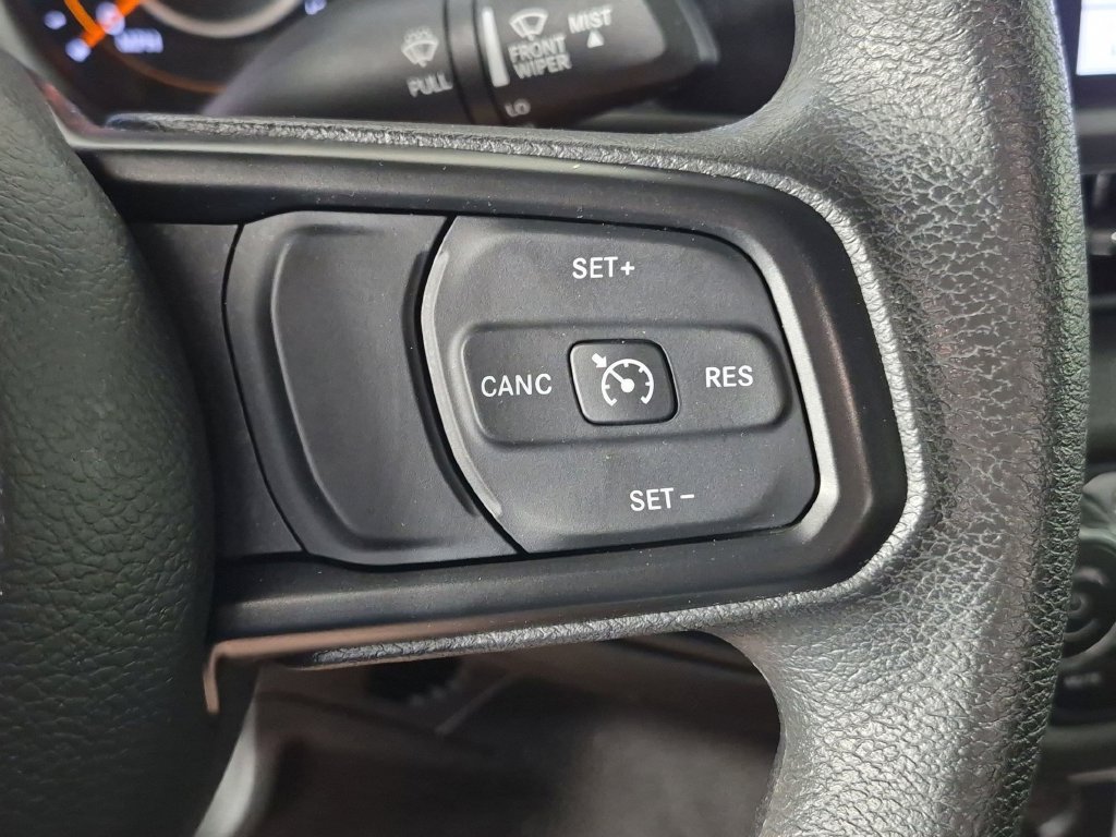 Used 2025 Jeep Gladiator Sport AWD/4WD image 17