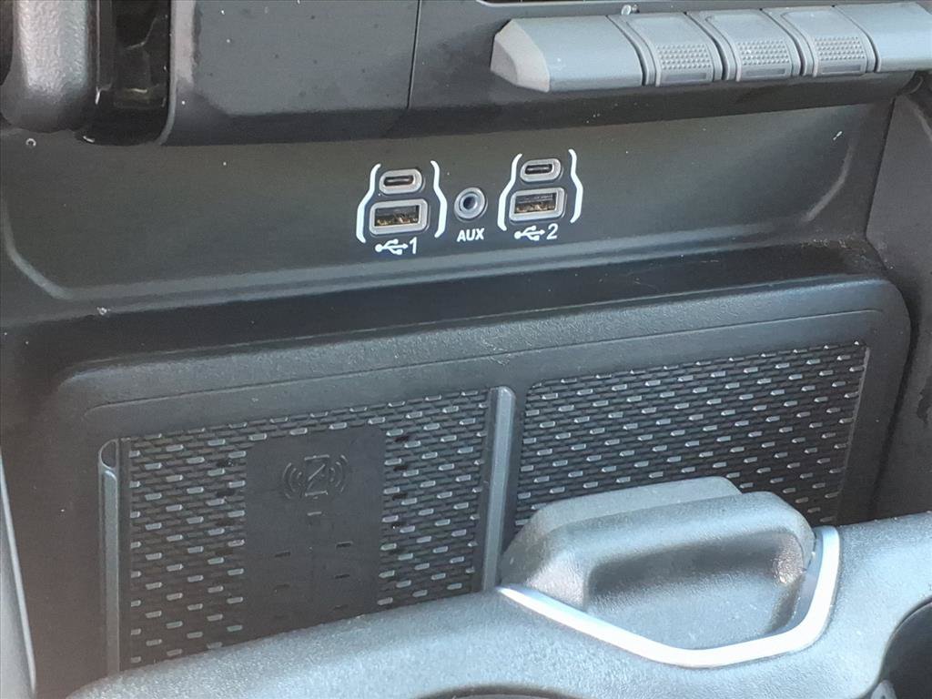 Used 2025 RAM 1500 Big Horn AWD/4WD image 32