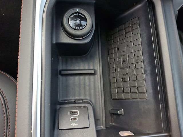 Used 2025 Ford Expedition Active image 25