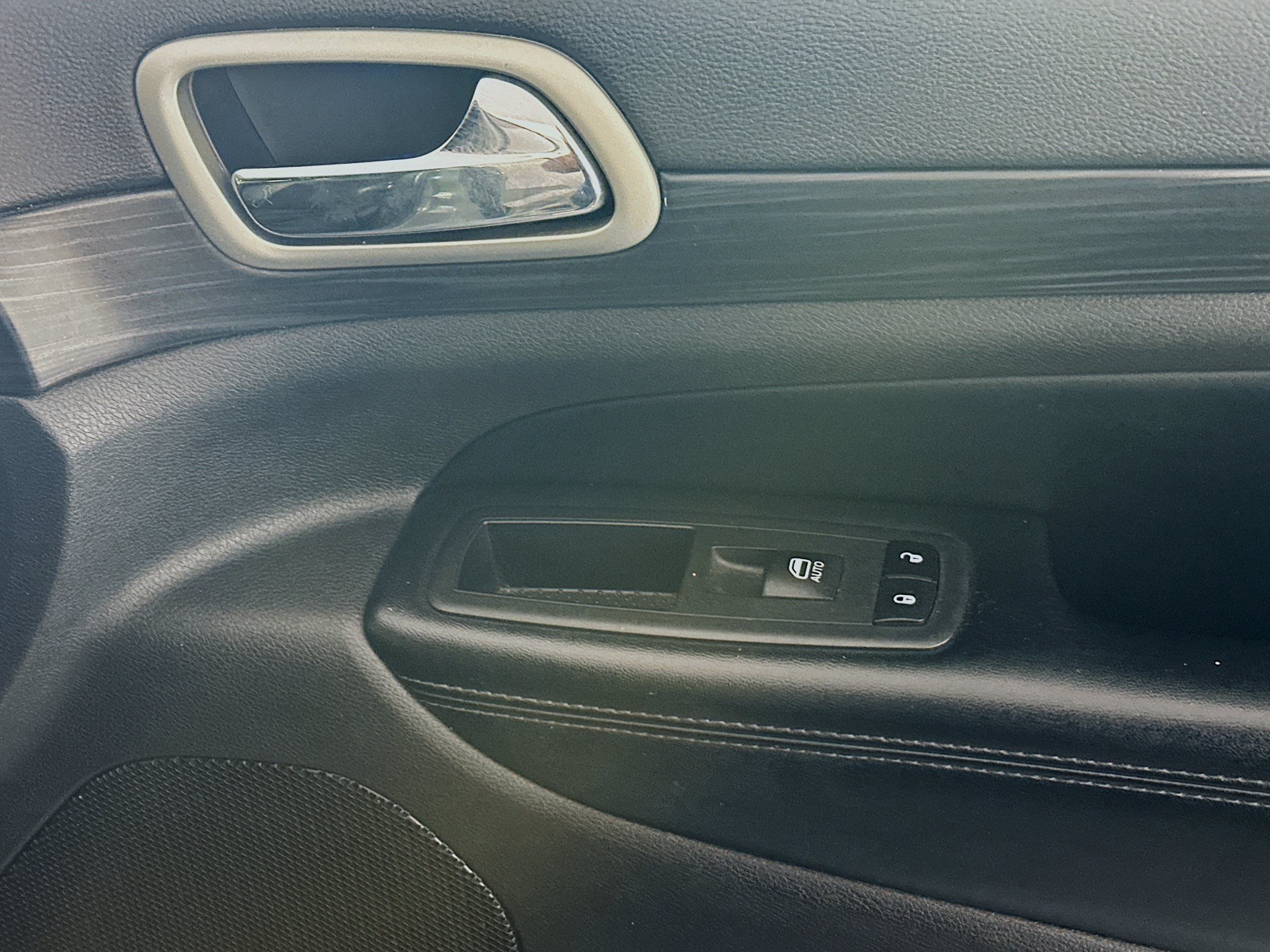 Used 2020 Jeep Grand Cherokee Altitude RWD image 29