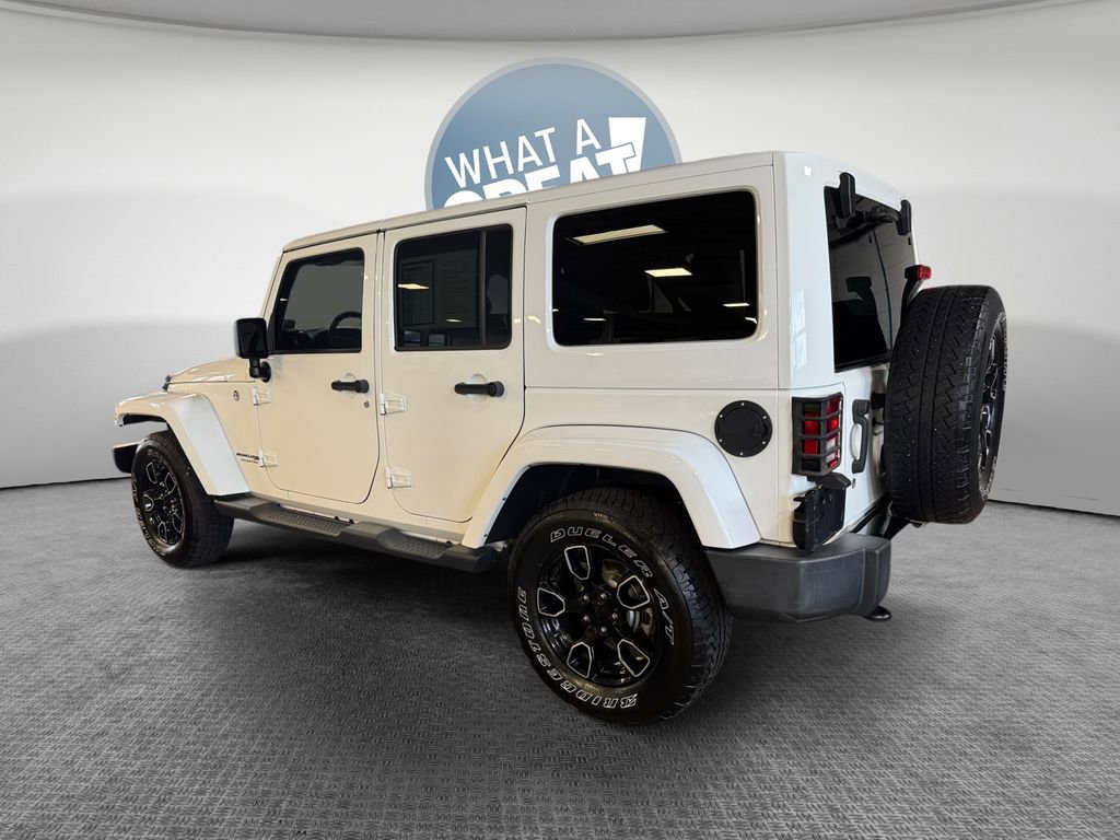 Used 2018 Jeep Wrangler Unlimited Sahara w/ Dual Top Group AWD/4WD image 6