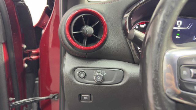 Used 2020 Chevrolet Blazer RS FWD image 33