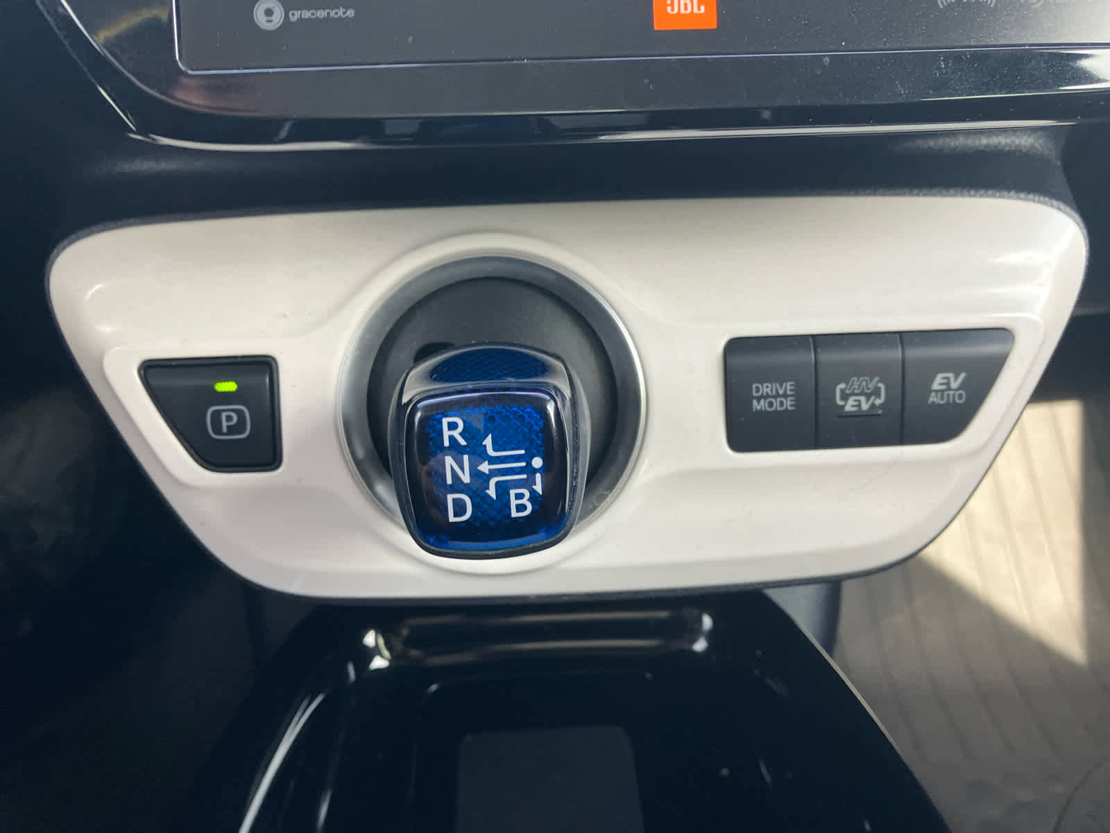 Used 2019 Toyota Prius Prime Advanced FWD image 27
