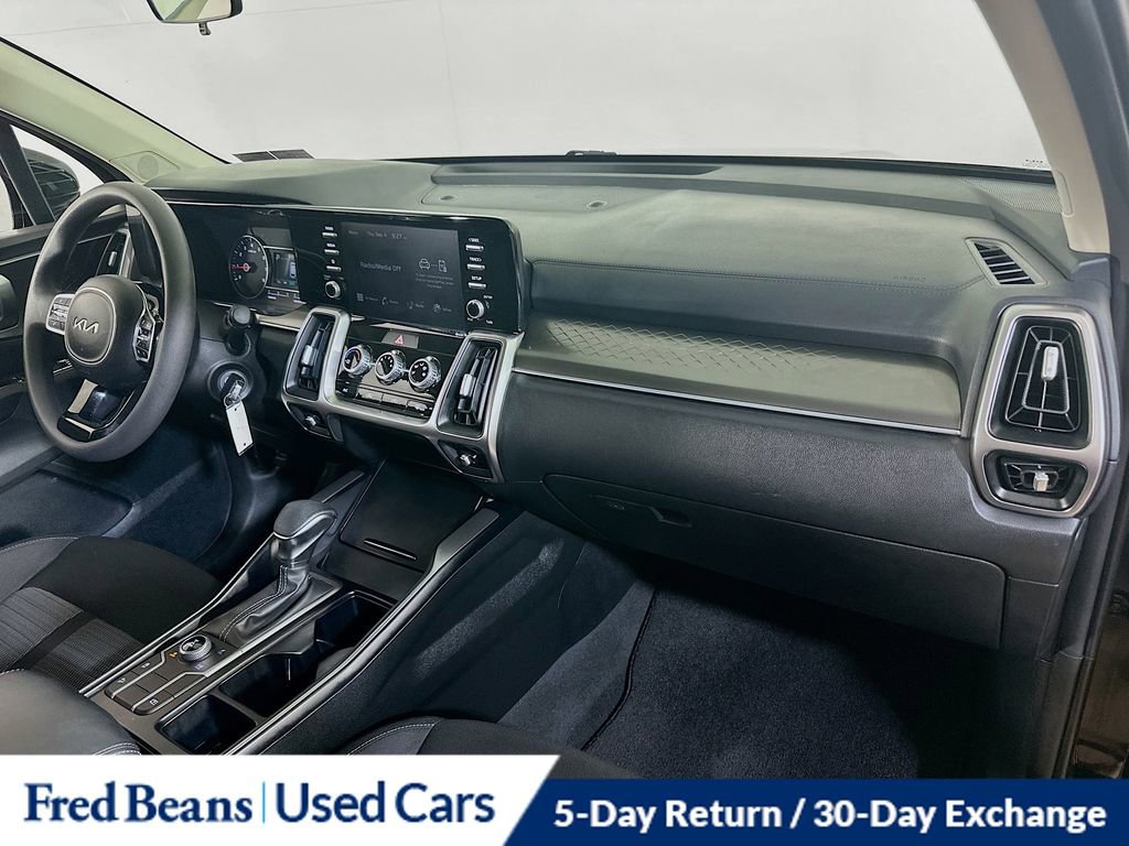 Used 2022 Kia Sorento LX image 12