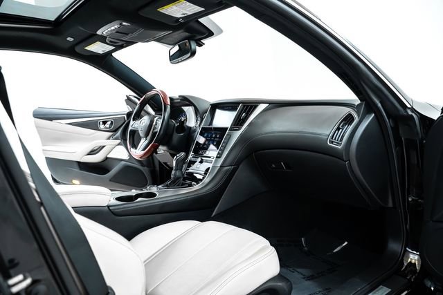 Used 2019 INFINITI Q60 3.0t Luxe RWD image 19